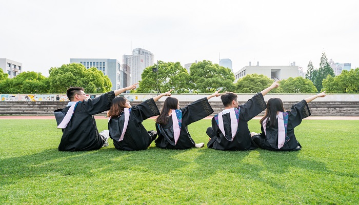 四川外国语大学南方翻译学院学费