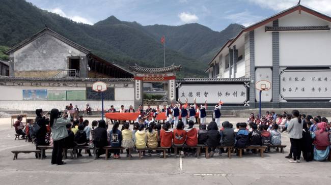 《无臂七子》定档5月16日 敬颂残疾书法家逆境人生